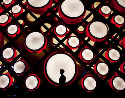 Дәретханаға тастап кеткен сәби 28 жылдан кейін отбасын тапты...